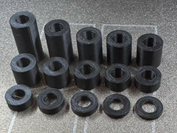 Jeu d'entretoises M8 - de 2 à 30 mm (15 tailles)