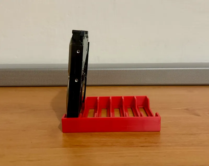 Hard drive stand for six 3.5" SLIM drives