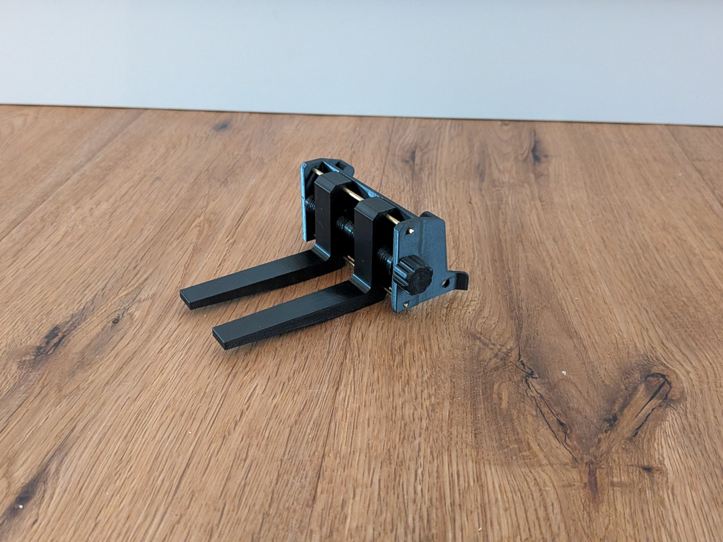 Adjustable Pallet Fork for Bruder Front Loaders