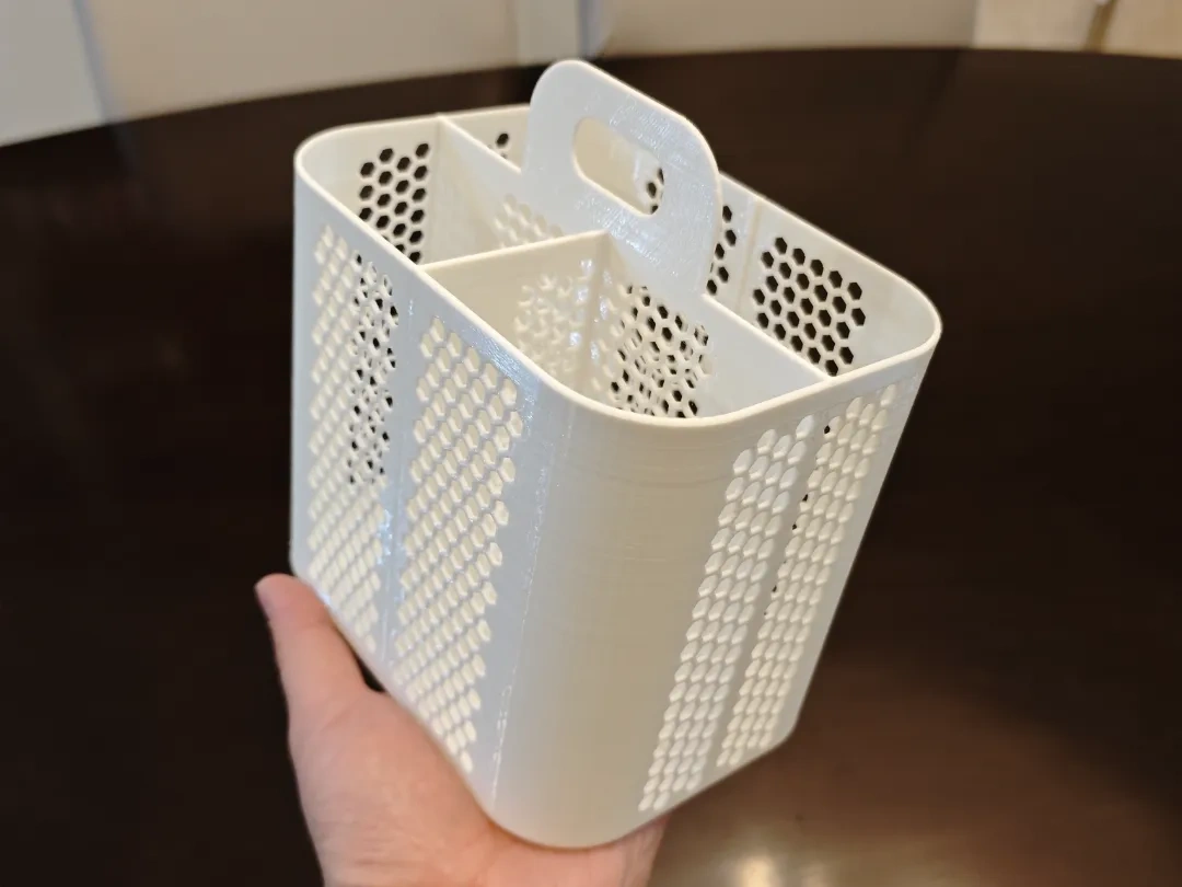 Miniatura 1 do modelo 3D 桌面笔筒收纳盒分格手提画笔水彩笔铅笔盒文具客厅杂物整理盒