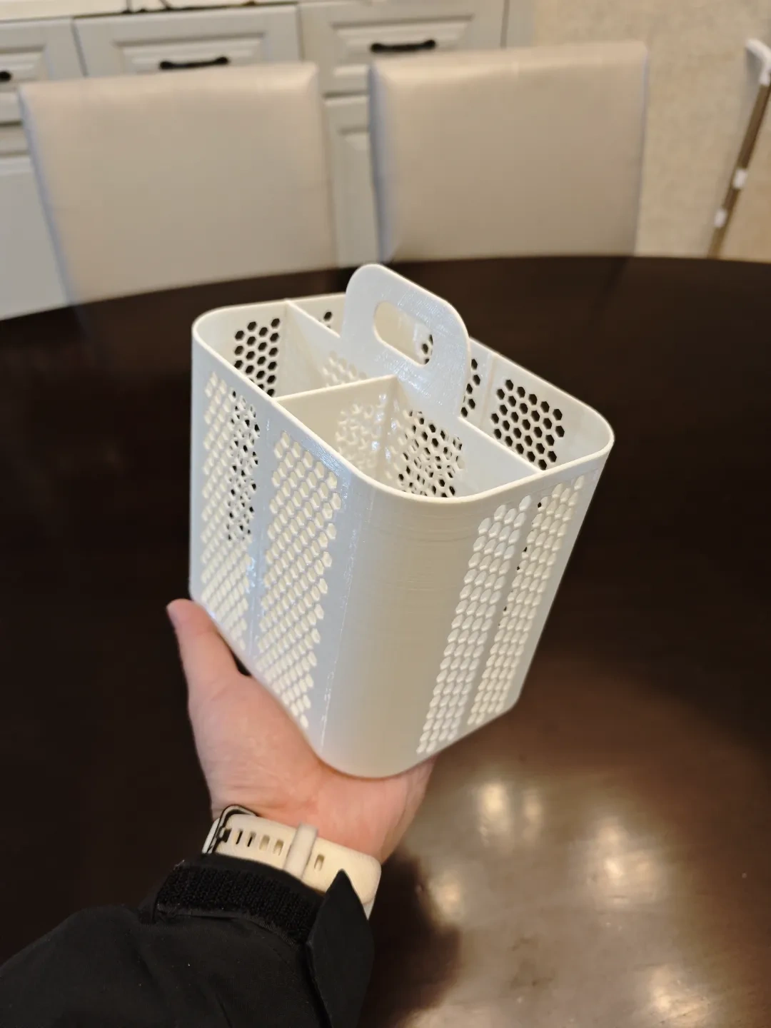 Miniatura 2 do modelo 3D 桌面笔筒收纳盒分格手提画笔水彩笔铅笔盒文具客厅杂物整理盒