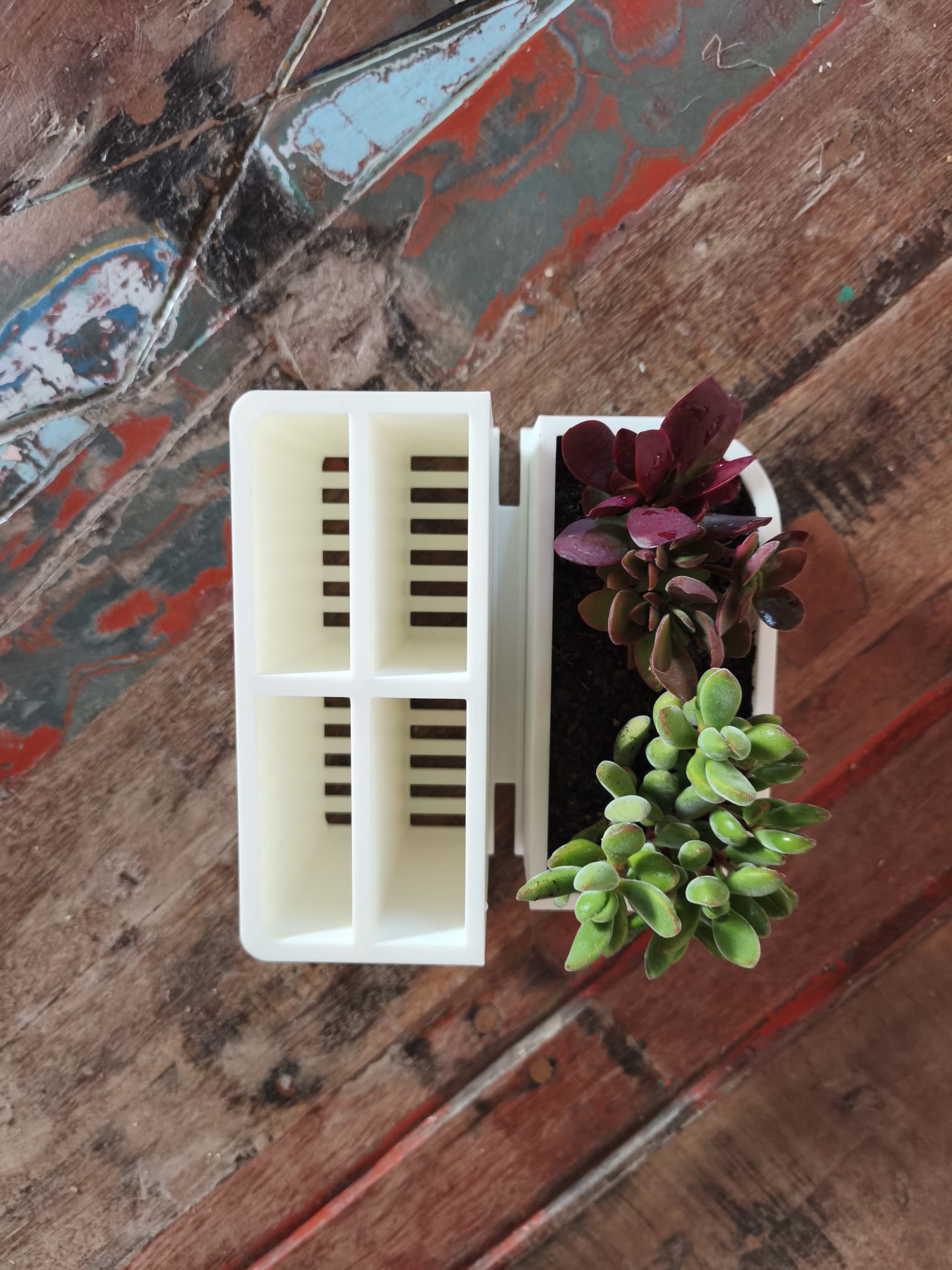 Remote Control Organizer With Vase image 7