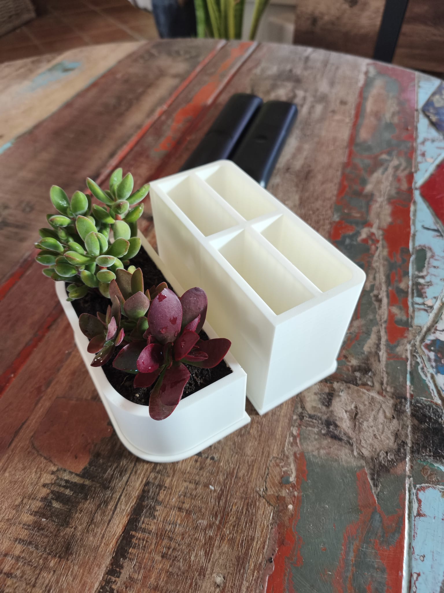 Remote Control Organizer With Vase image 6