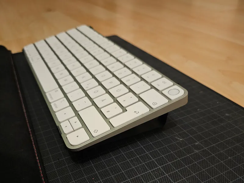 Floating Stand for Magic Keyboard - flat angle
