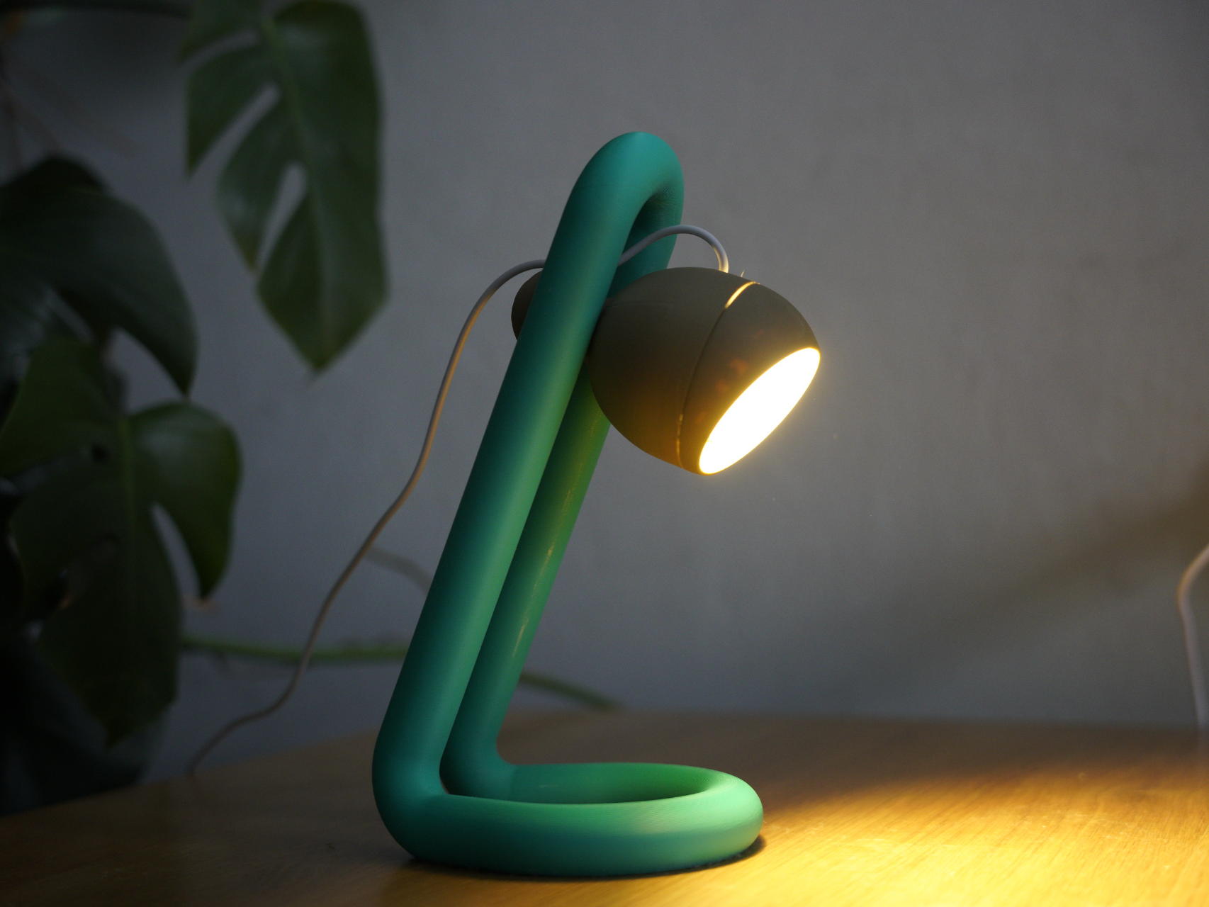 Desk lamp V2 (no AMS)