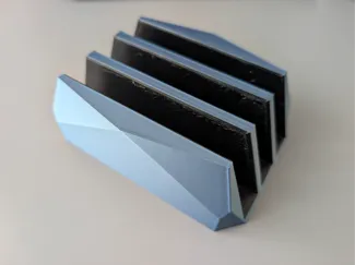 Vertical laptop stand for 3 laptops
