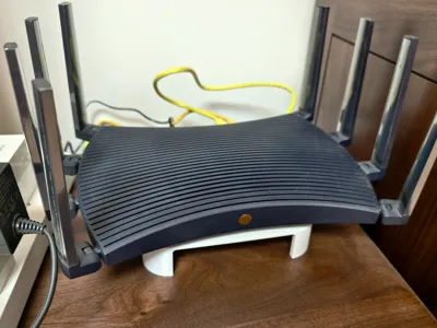 Router cooling base compatible with 4, 9, and 12cm fans