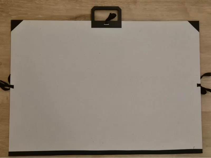 Drawing folder handle (Griff für Zeichungsmappe)