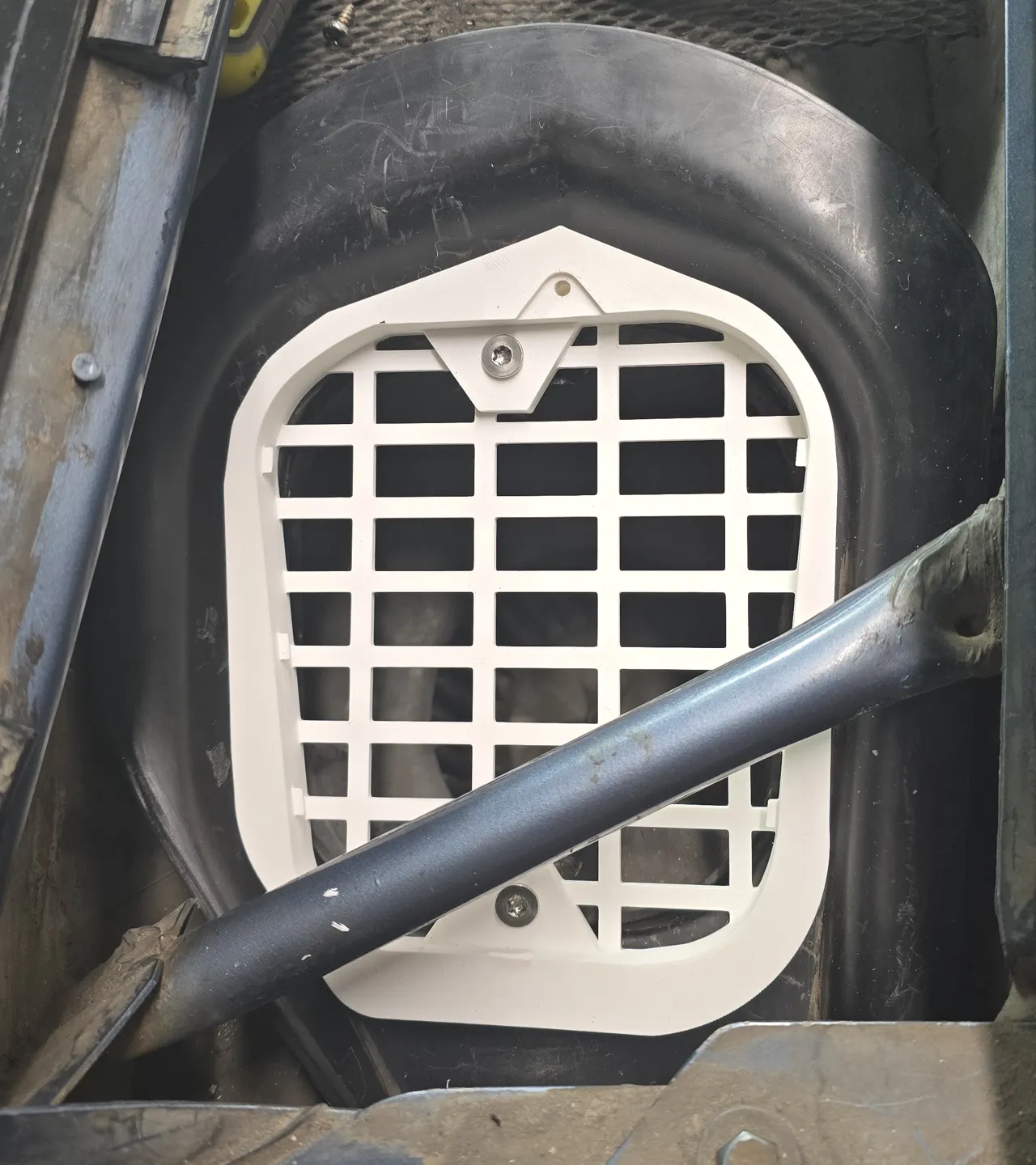 Volvo 740 / 760 / 940 Cabin Air Filter Housing view 2