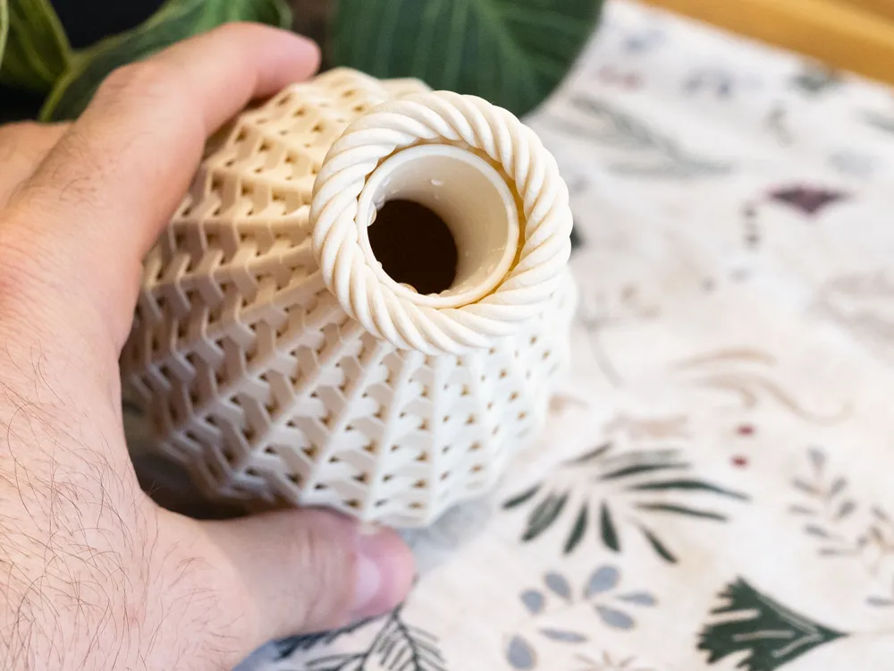 Photo Modale Woven Vase Water Tight - Free 3D Print Model - MakerWorld