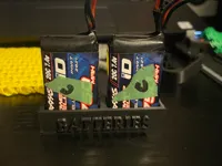 Range-batteries pour crawler RC Traxxas 1/18 — photo 1