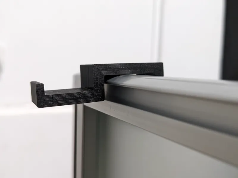 Cubicle divider hanger
