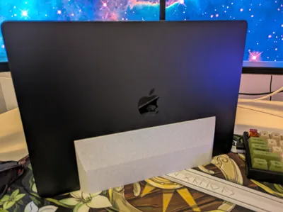 Macbook Pro 2024 Vertical Stand