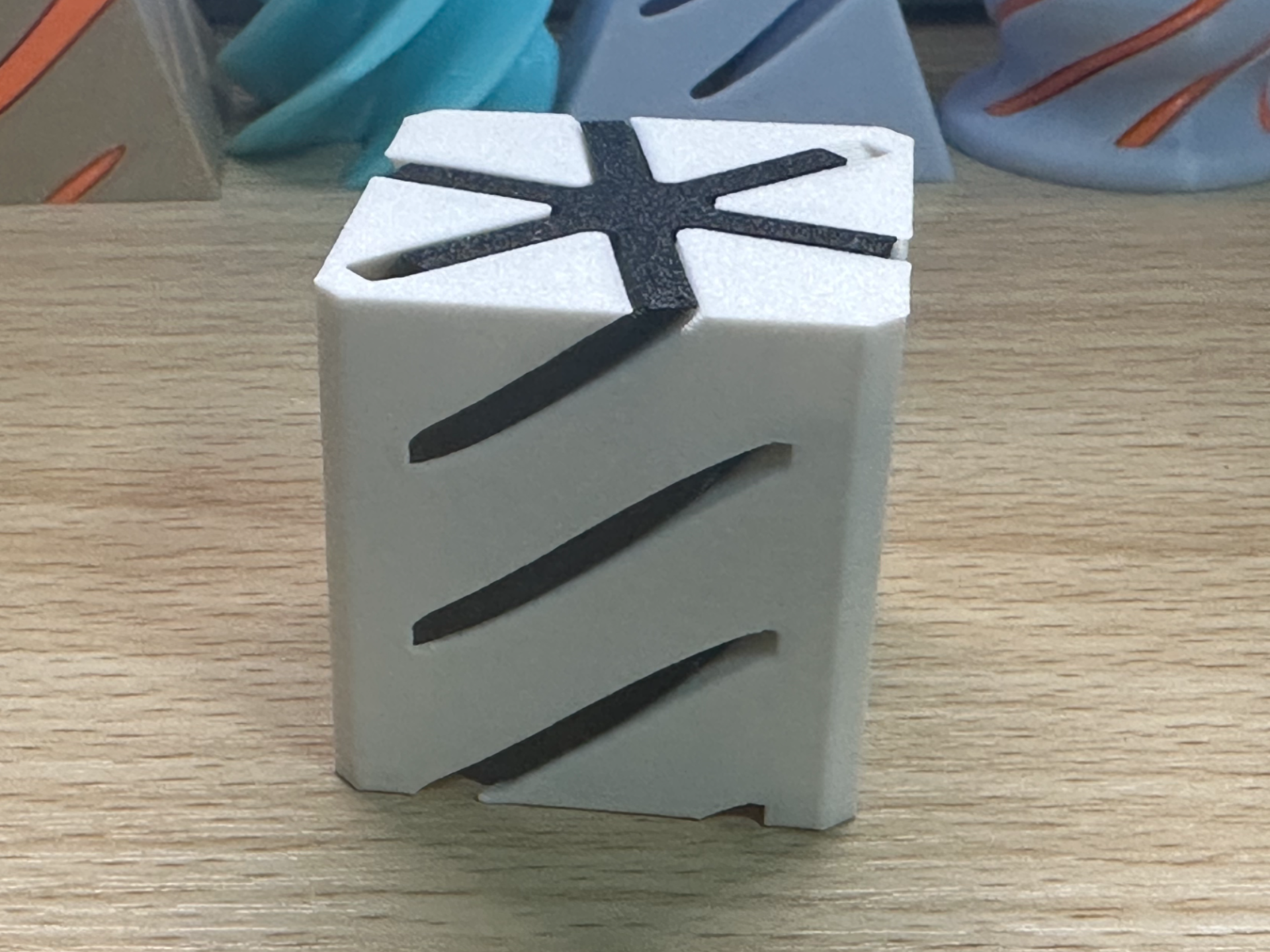 Miniatura 3 do modelo 3D 不可能贯穿正方体