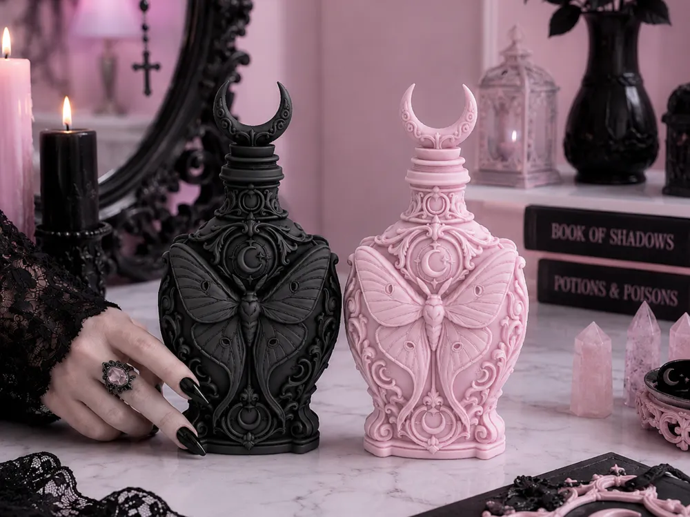 Estante o repisa: Goth Luna Moth Moon Decorative gothic Bottle. Referencia del modelo original.