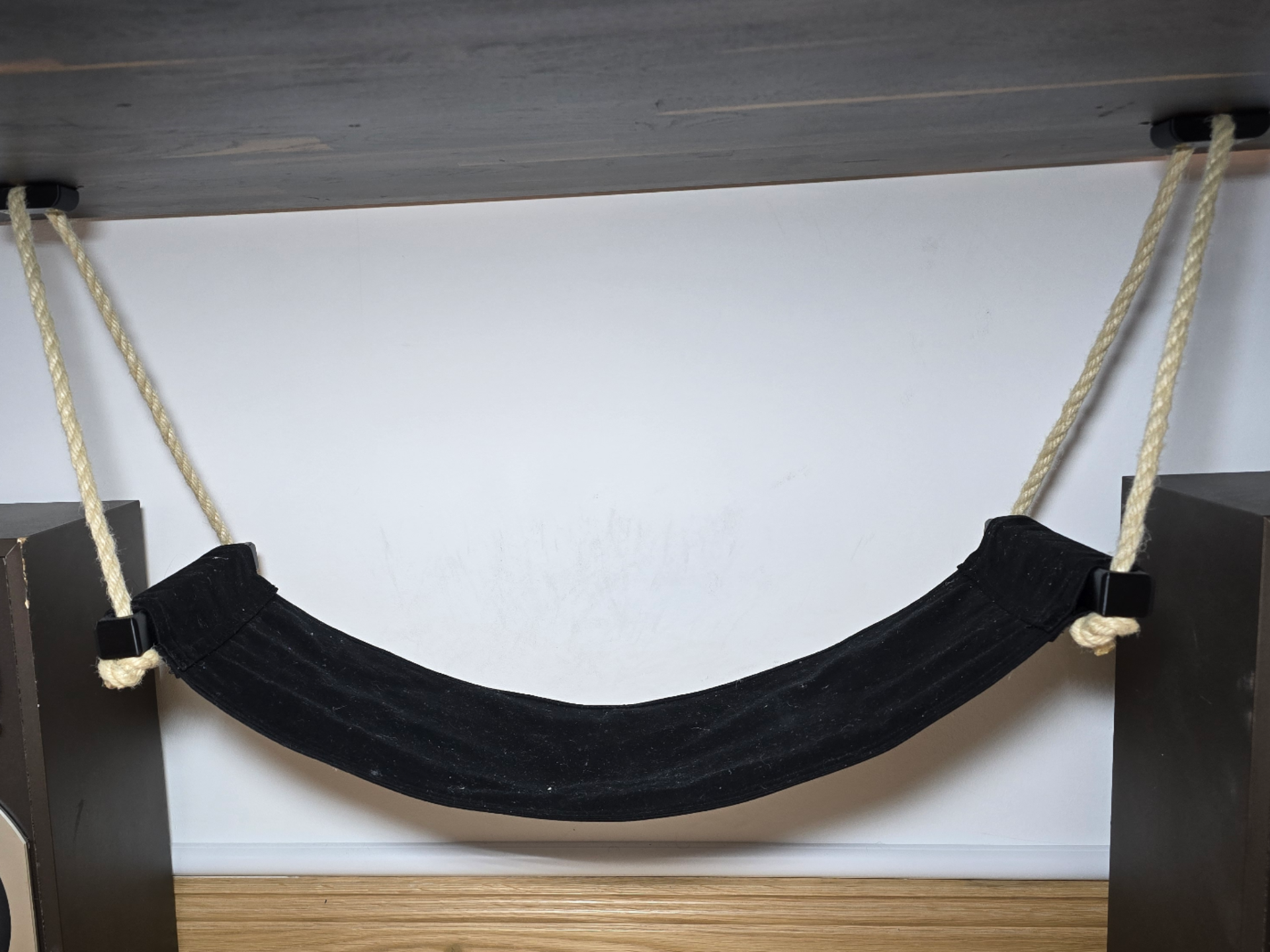 Under-desk foot hammock | DIY Ergonomic Footrest