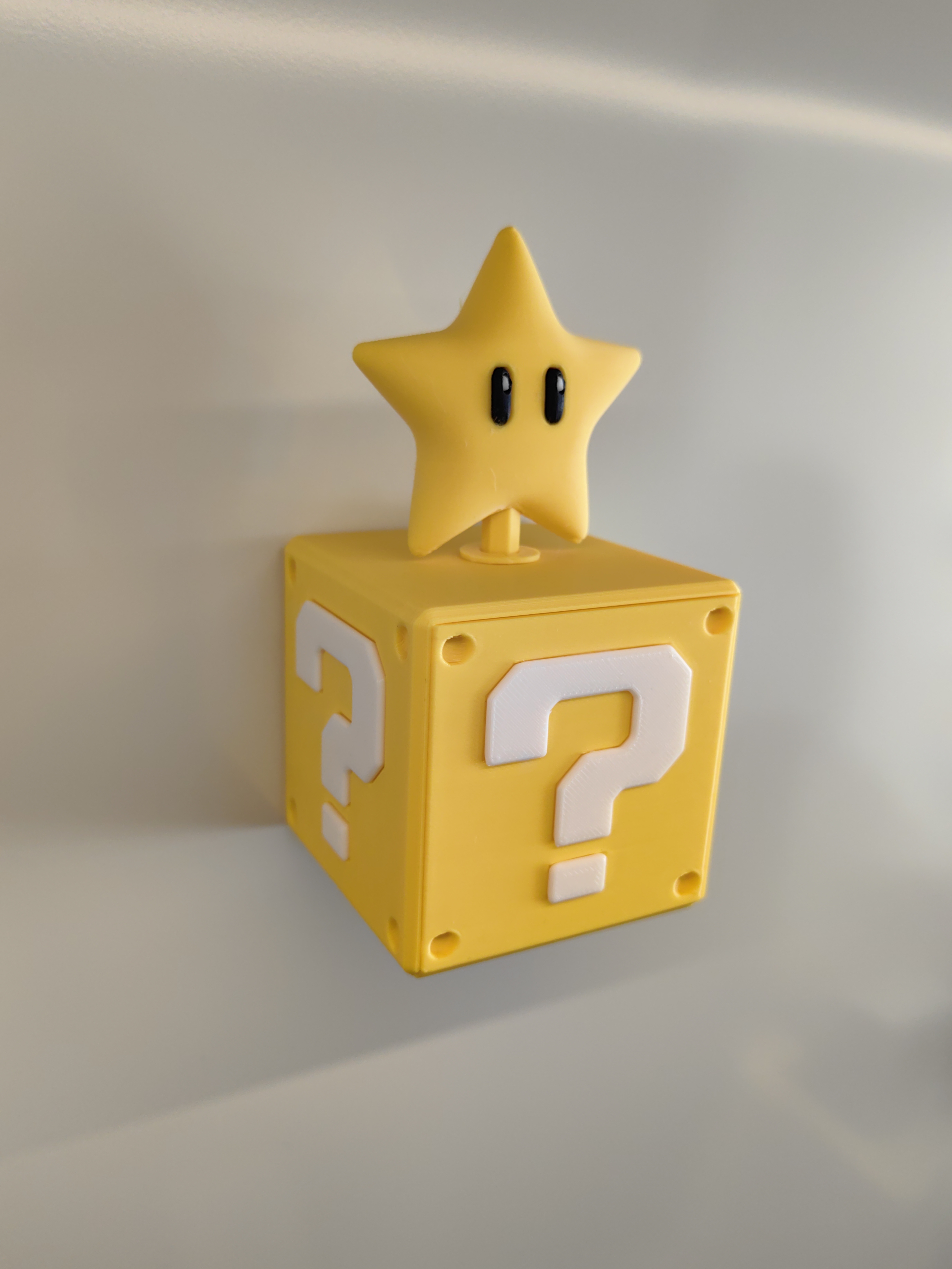 Miniatura 1 do modelo 3D 马里奥砖块磁吸收纳盒