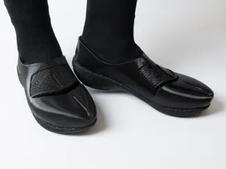 DeerStep-Hoof-like shoes