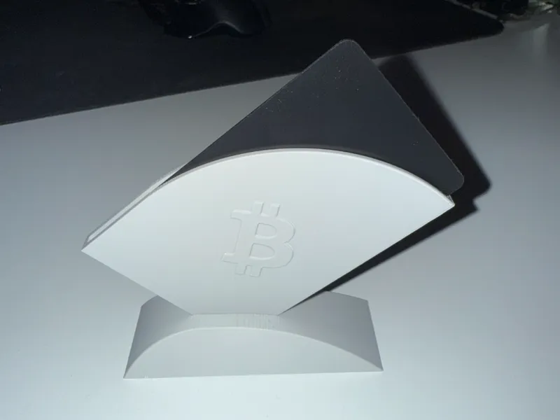 Tangem crypto card holder
