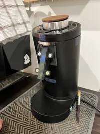 Goulotte magnétique pour moulin à café DF83 — photo 1