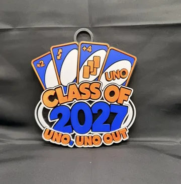 Dije o accesorio de collar: UNO-Inspired Class of 2027 Hype Chain Pendant — vista de referencia 4