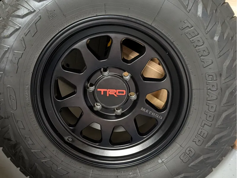 Method MR 316 Wheel Center Caps