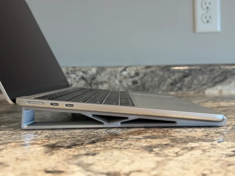 M4 MacBook Air 13" Low Pro Stand w/ TPU Feet