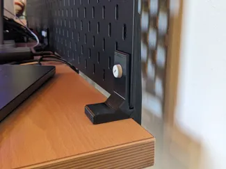 IKEA Skadis desk mount (parametric)