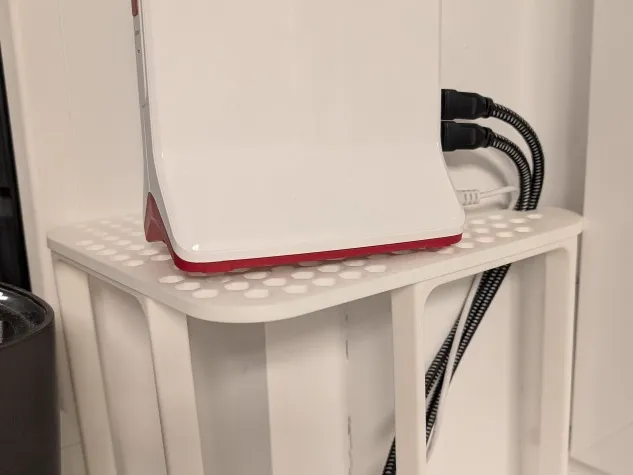Stable Corner Plate w. waffle structure for weight