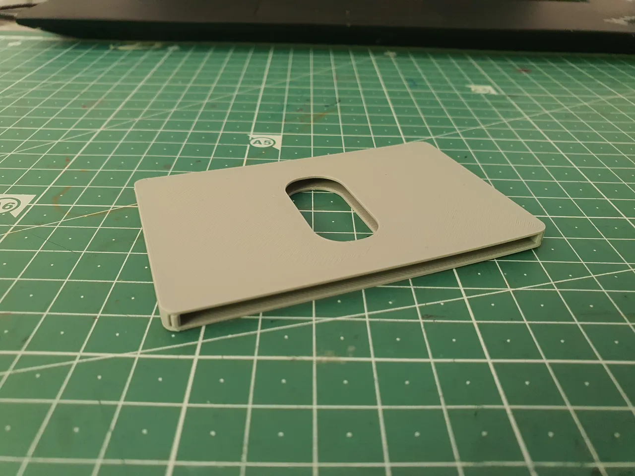 Credit Card Cash Hodler for Slim Minimalist Wallet view 3
