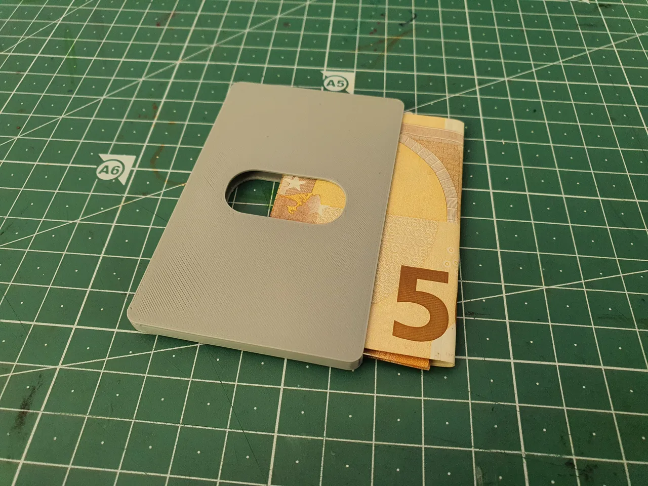 Credit Card Cash Hodler for Slim Minimalist Wallet view 4
