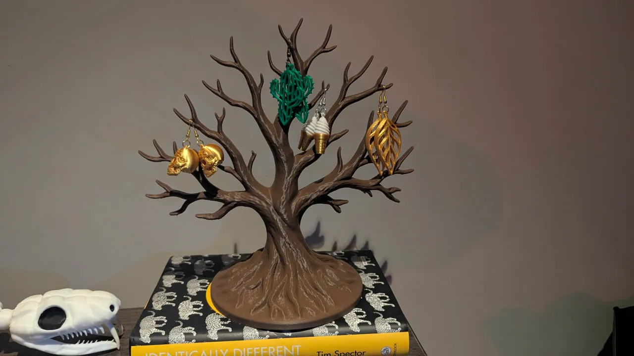 Tree Earrings Holder view 2