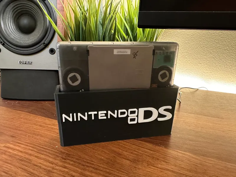 Nintendo DS Lite Charging Stand