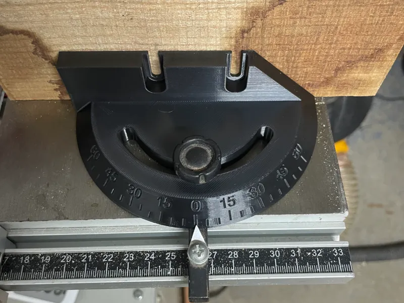 Axminster hobby series Bandsaw mitre gauge