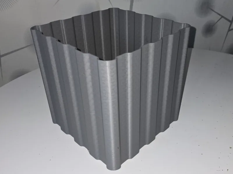 Simple, lightweight, stable wastebin