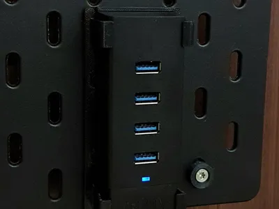 ANKER AH401 USB 3 HUB - SKADIS Mount by ZYR-DESIGN