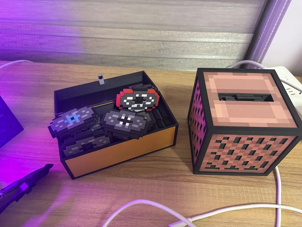 Turntable Minecraft My World Minecraft Record Player + CD by Echokive MakerWorld: Download ...