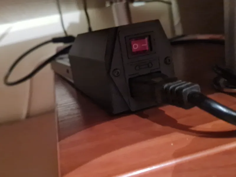 SUCIKORIO 24 V 400 W IEC320 Power Switch Casing