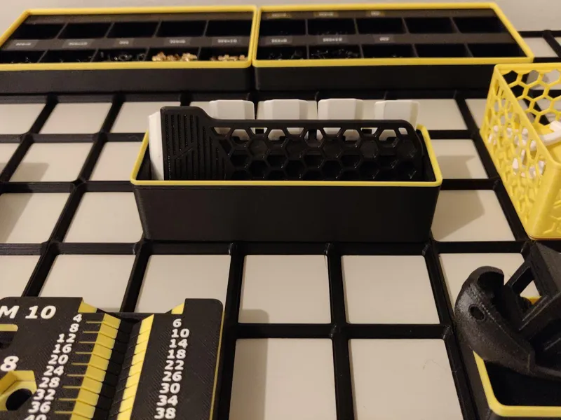 Gridfinity Holder for Bed Scraper XL