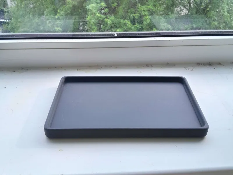 Simple catch-all tray