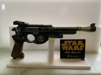 Mandalorian Blaster Showcase Support