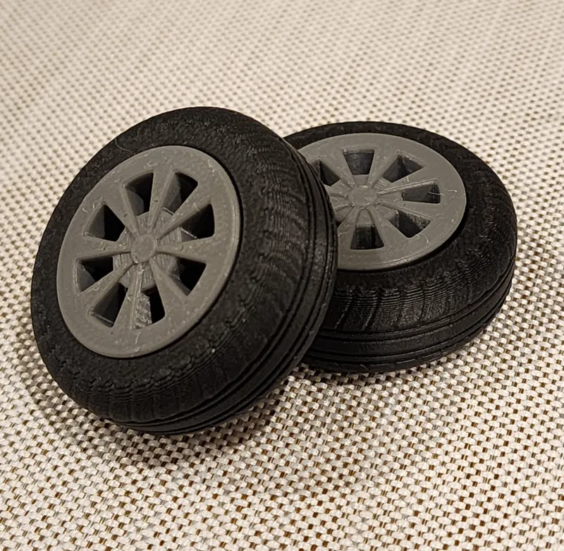 Tire Fidget Toy (Snap In Place)