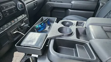 Bandeja organizadora: Wide Cup Holder Tray (Silverado 19 - 26) — vista de referencia 2
