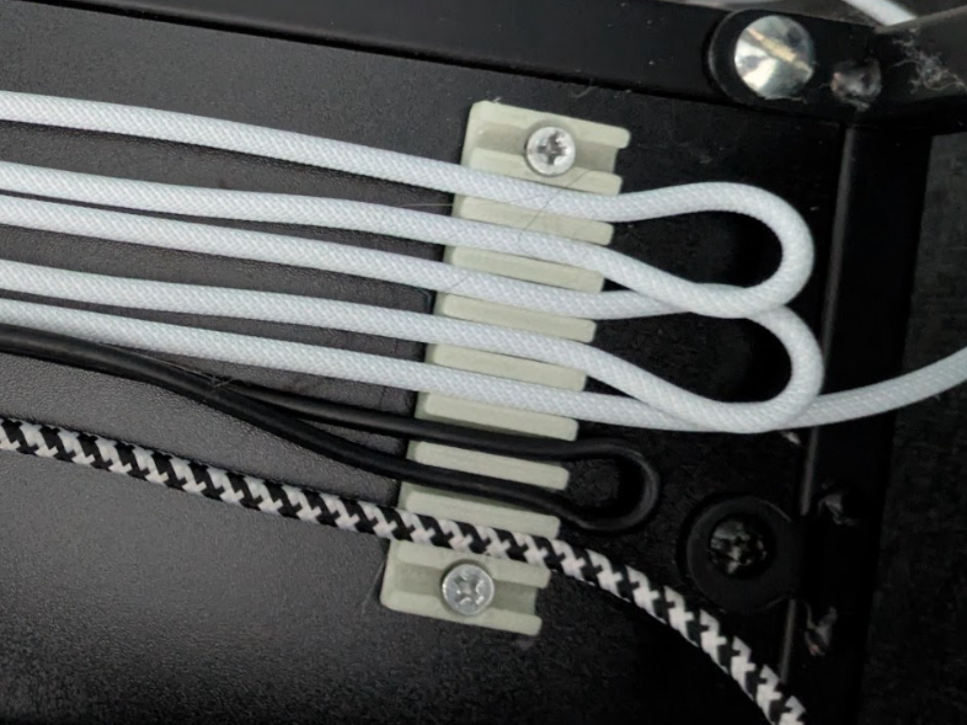 Parametric Under-Desk Cable Organizer & Mount