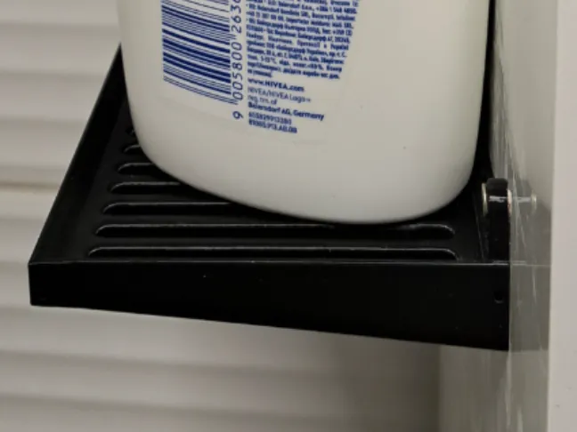 Bathroom shelf