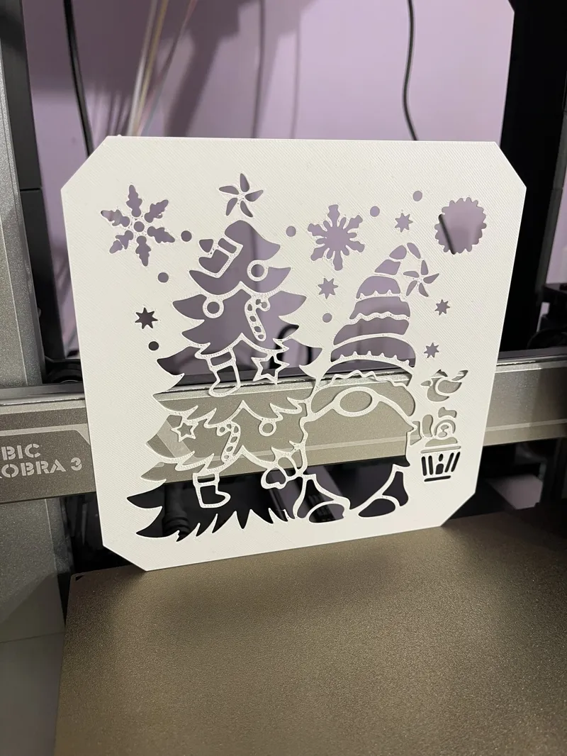 Gnome with Xmas Tree - Christmas -Stencil template