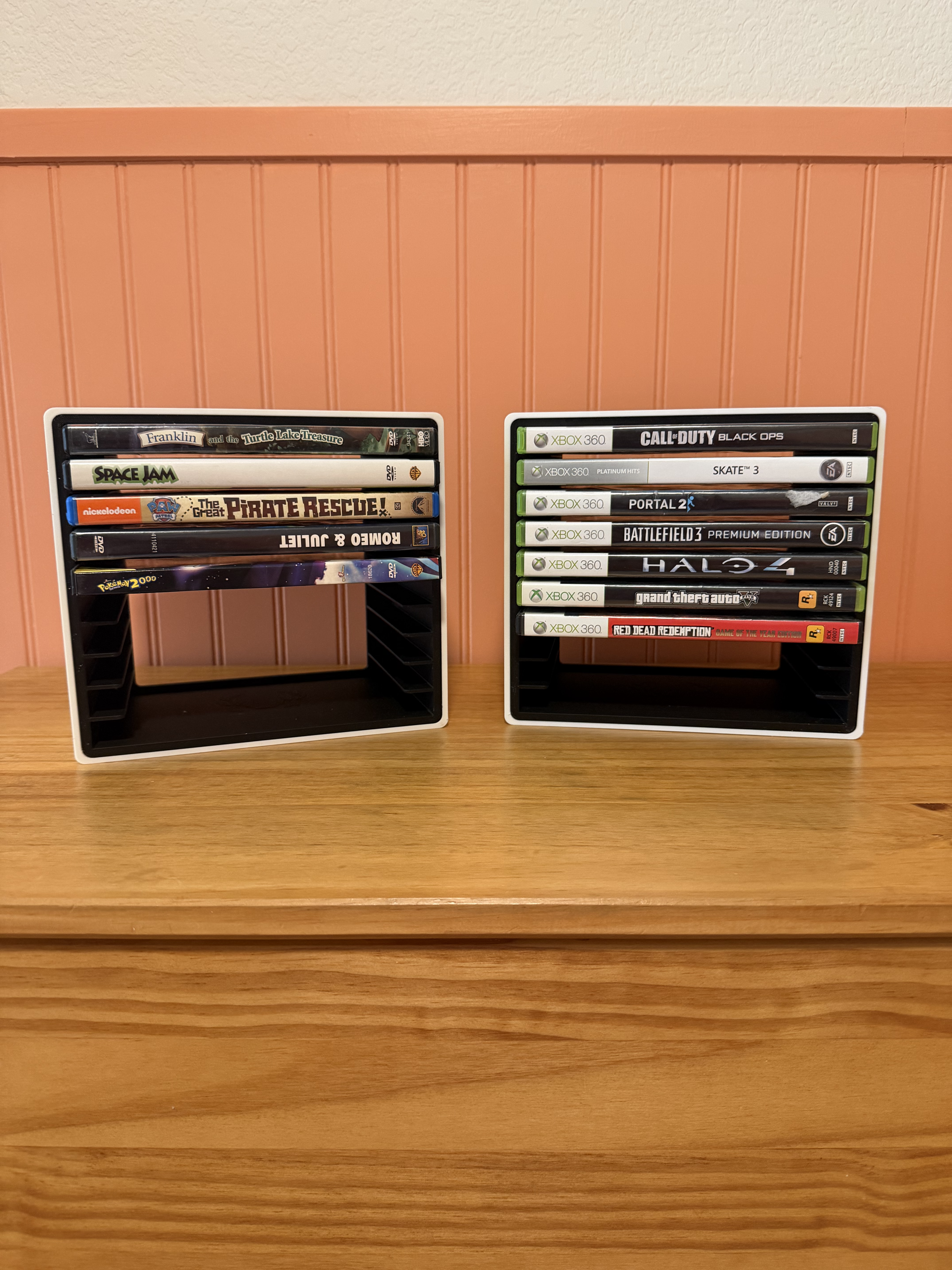 Miniatura 4 do modelo 3D Modular Console Game Storage