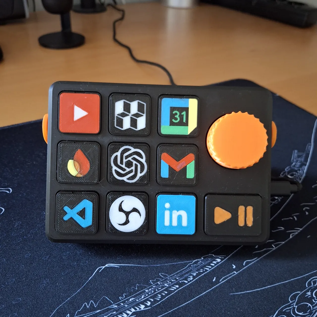Console Deck V2 view 3