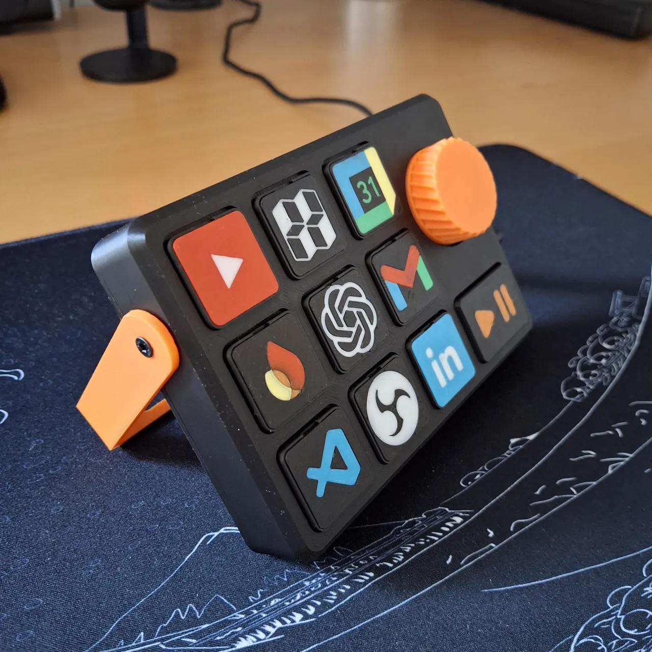 Console Deck V2 view 4