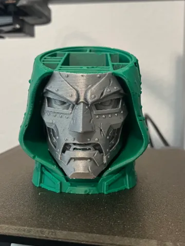 Organizador: Doctor Doom Organizer — vista de referencia 2
